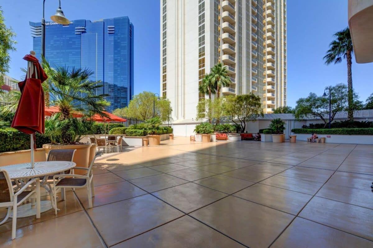 Mgm Signature-33-711 F1 Track & Strip View Balcony 拉斯维加斯 外观 照片